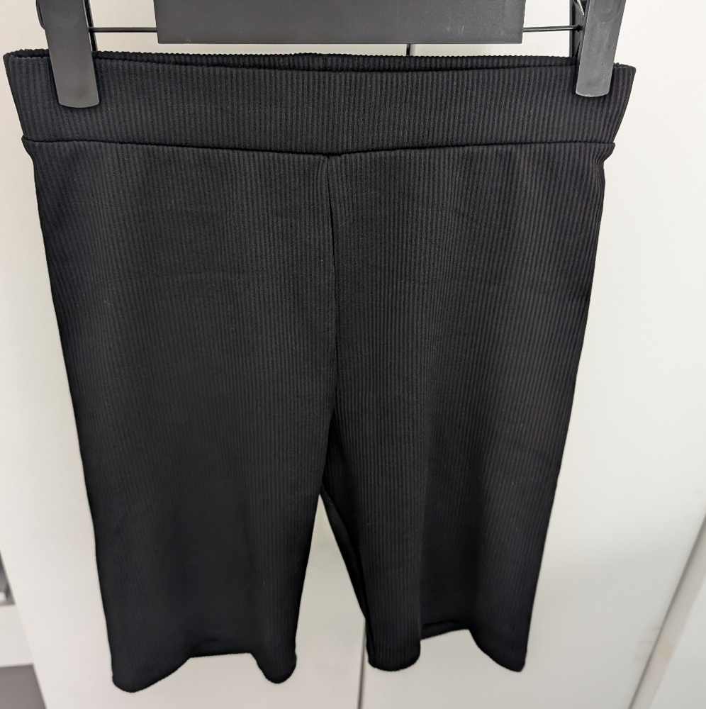 2 x H&M Divided Black Ribbed Biker Shorts – Size Small - Like New
